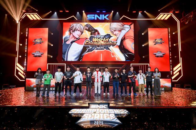 跨圈巅峰对决！KK官方对战平台Sky李晓峰与Alex卞正伟的冠军之争谁是最强拳皇？(图1)